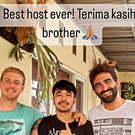 玛琅Griya Backpacker Pak Yon住宿加早餐旅馆 外观 照片