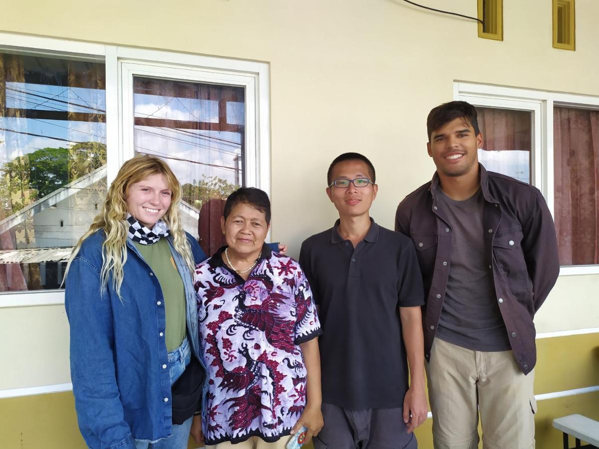 玛琅Griya Backpacker Pak Yon住宿加早餐旅馆 外观 照片