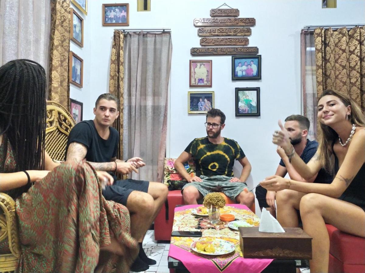 玛琅Griya Backpacker Pak Yon住宿加早餐旅馆 外观 照片