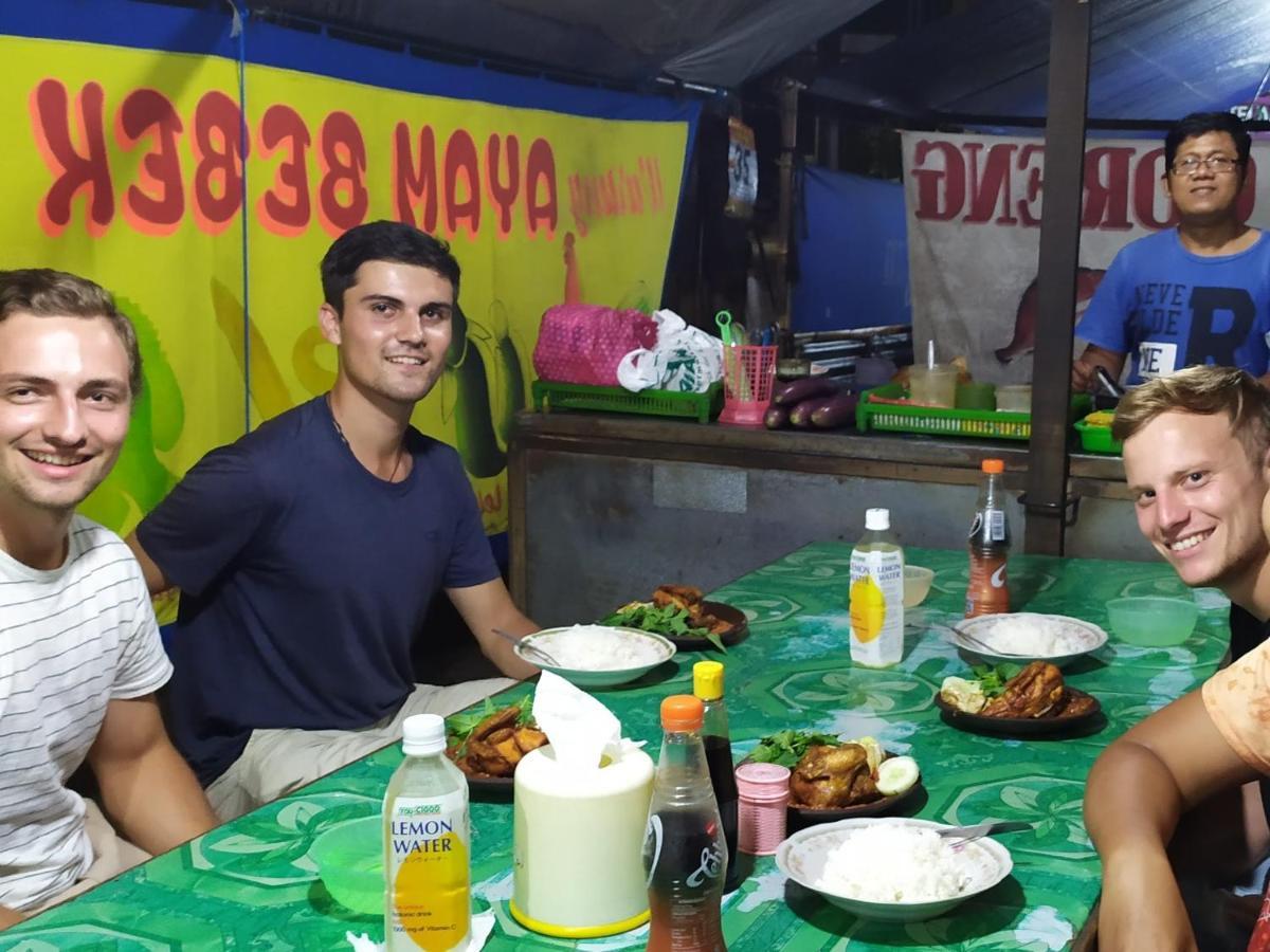 玛琅Griya Backpacker Pak Yon住宿加早餐旅馆 外观 照片